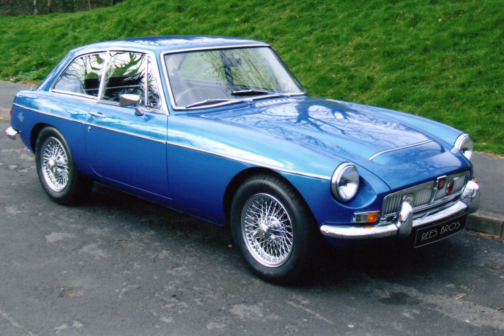 MGC GT