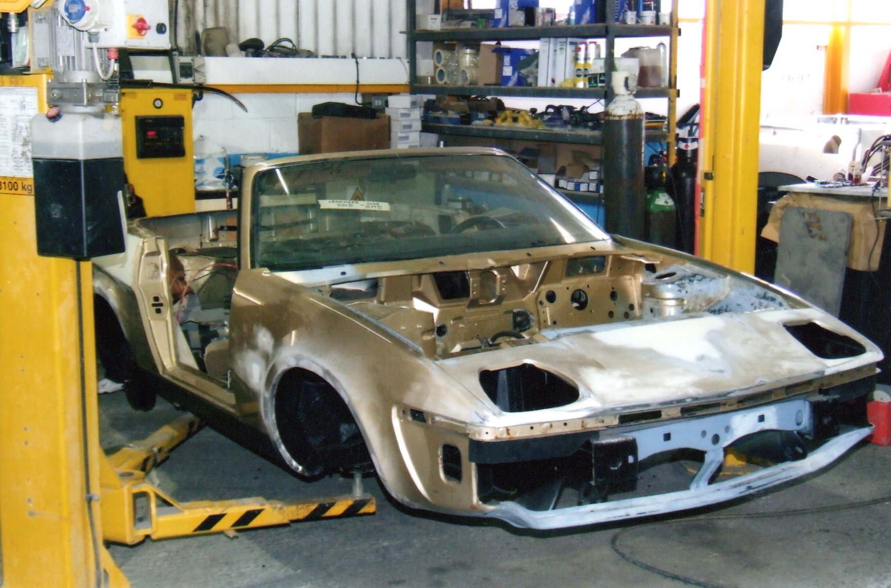 Triumph TR8 - Step 1